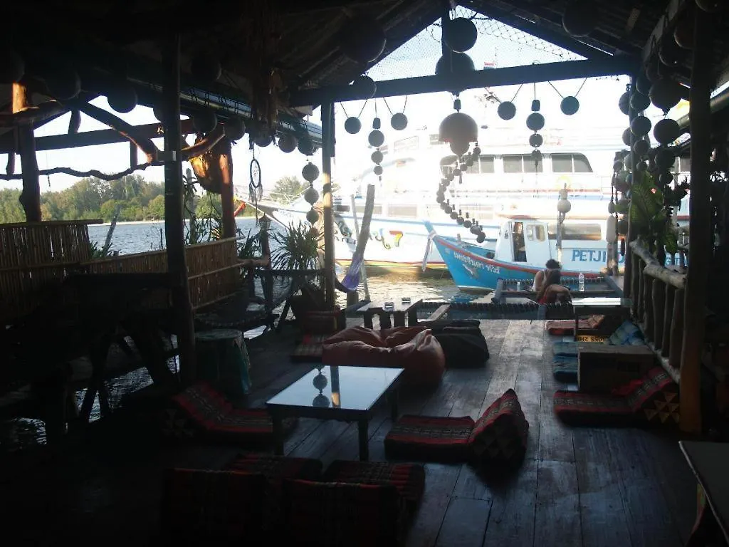 Peacock Hostel Ko Lanta