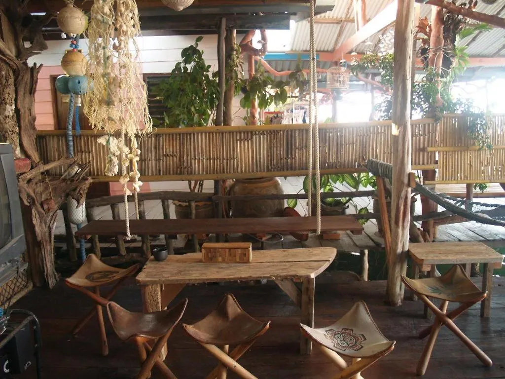 Peacock Hostel Ko Lanta 0*,