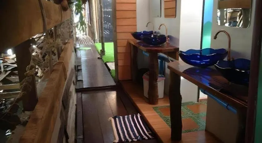 Peacock Hostel Ko Lanta Thailand