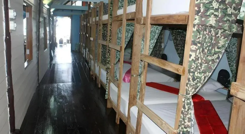 Peacock Hostel Ko Lanta