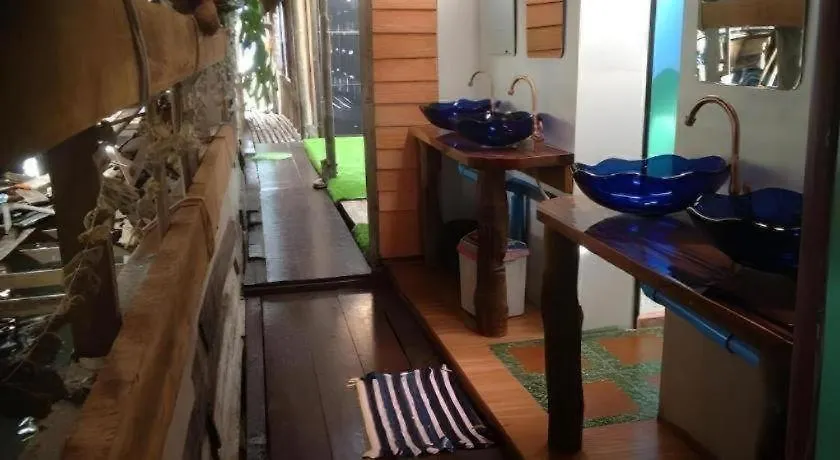 Peacock Hostel Ko Lanta