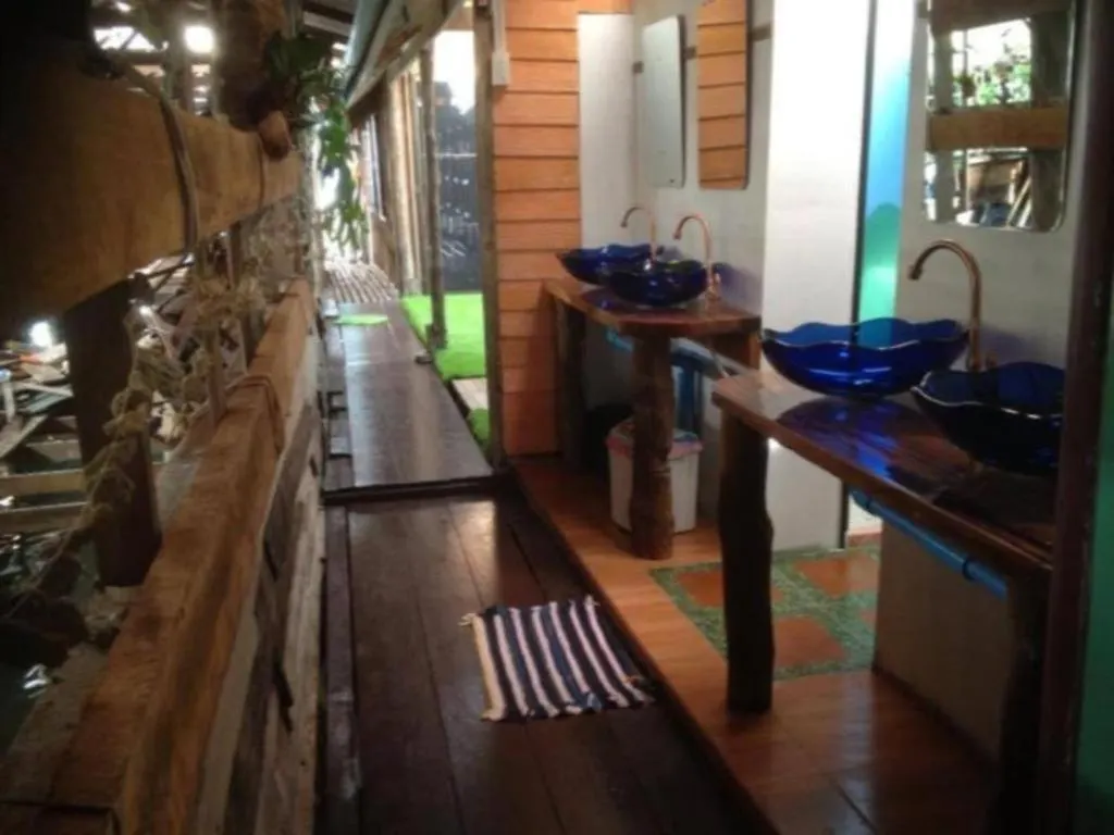 Peacock Hostel Ko Lanta Thailand