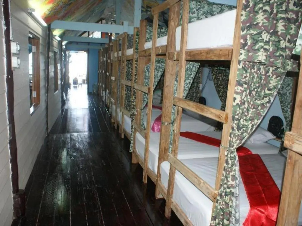 Peacock Hostel Ko Lanta Thailand