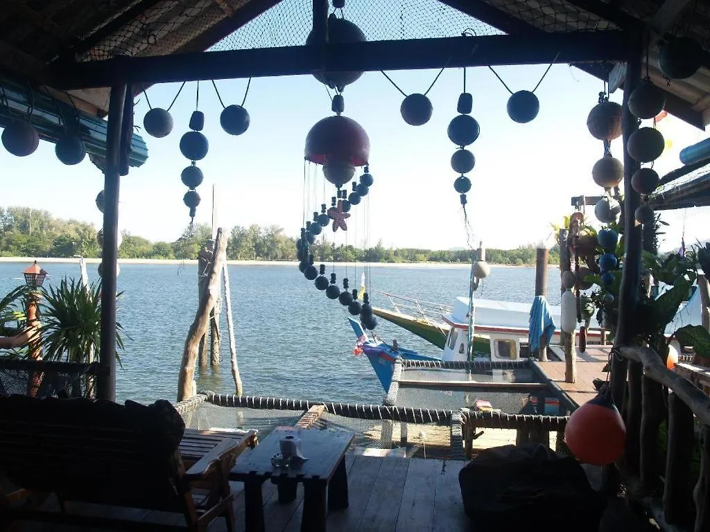 Peacock Hostel Ko Lanta