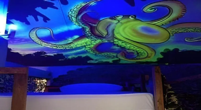 Peacock Hostel Ko Lanta