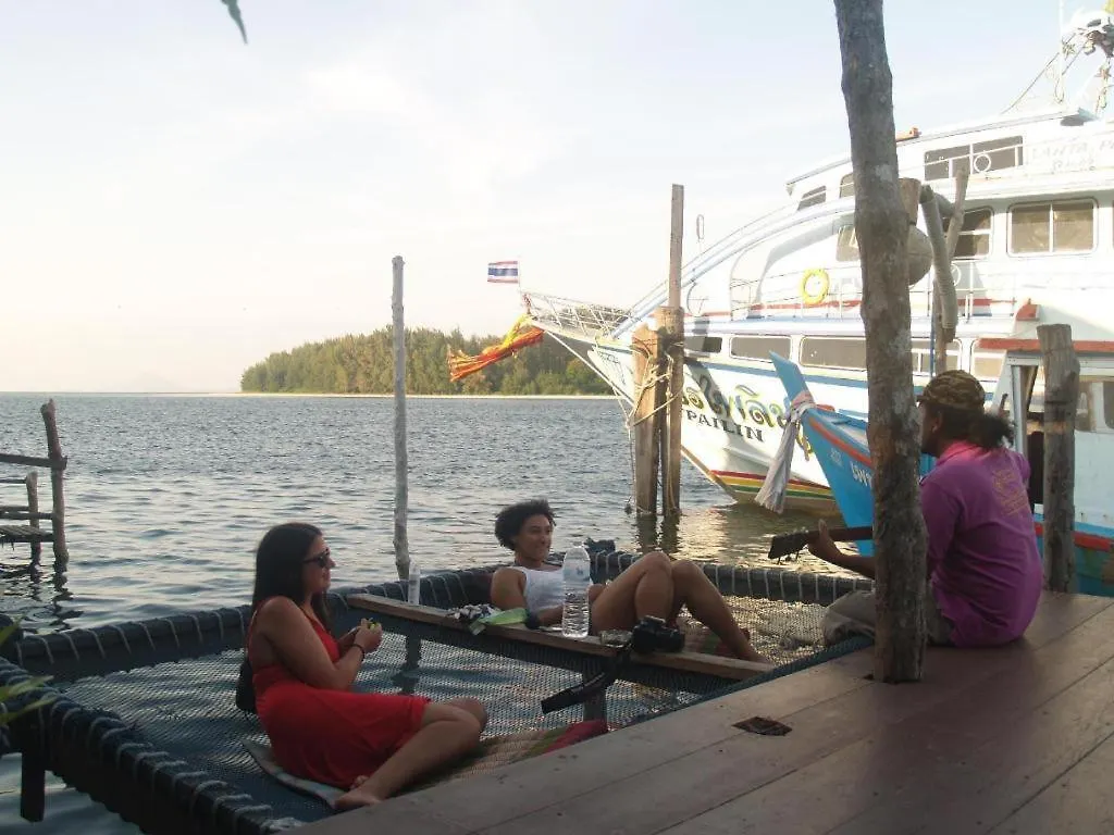 Peacock Hostel Ko Lanta