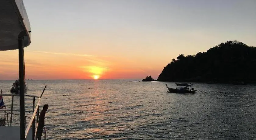 Peacock Hostel Ko Lanta