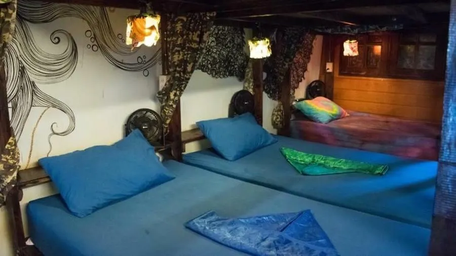 Peacock Hostel Koh Lanta Thailand