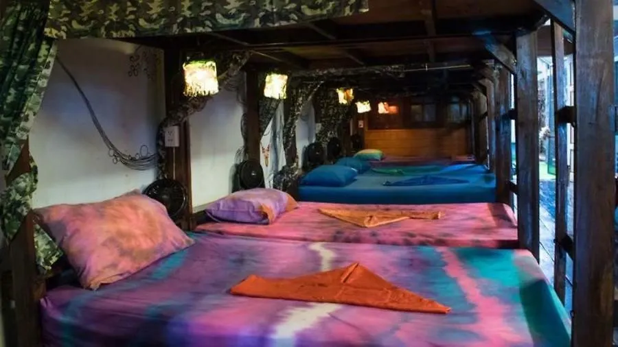 Peacock Hostel Koh Lanta